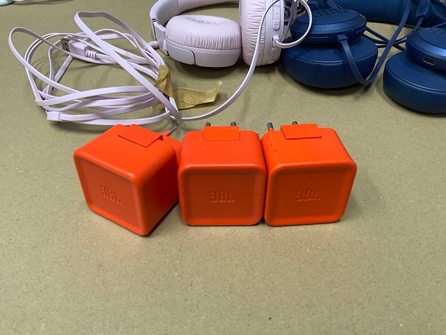 Jbl - koptelefoon, oortjes, speakers, stekkers - afbeelding 5 van  13