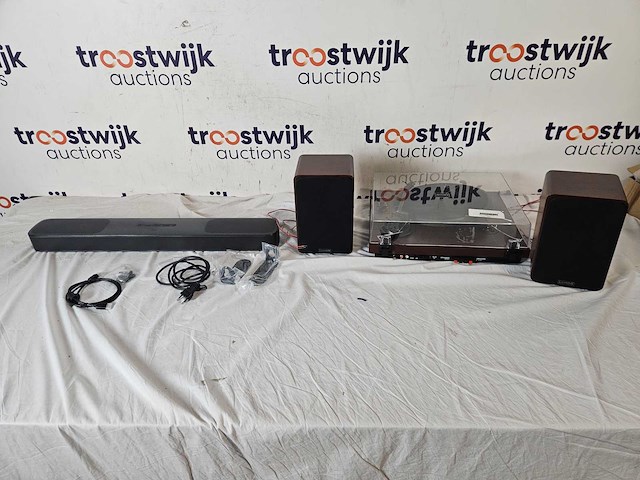 Jbl bar 5.0 multibeam - soundbar - zwart + lenco ls600wa - afbeelding 1 van  3