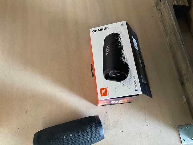 Jbl bluetooth speakers (2x) - afbeelding 2 van  2
