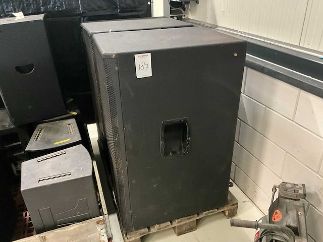 Jbl mrx528s passieve dubbele 18-inch subwoofer (2x) - afbeelding 2 van  4