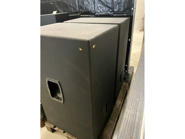 Jbl mrx528s passieve dubbele 18-inch subwoofer (2x) - afbeelding 3 van  4