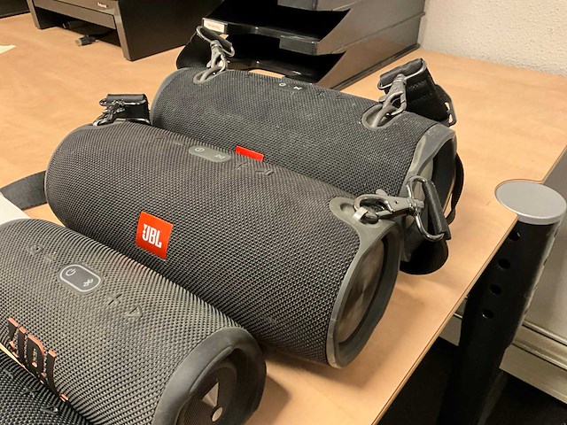 Jbl speakers en dji stabalizer - afbeelding 3 van  4