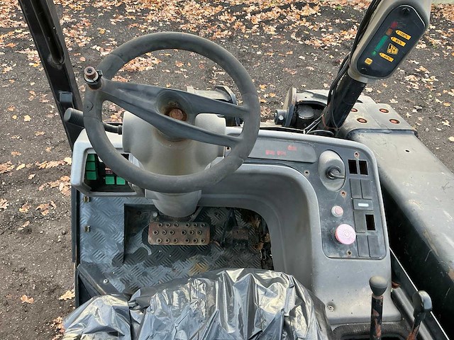 Jcb - 2004 - 25d - vorkheftruck - afbeelding 10 van  34