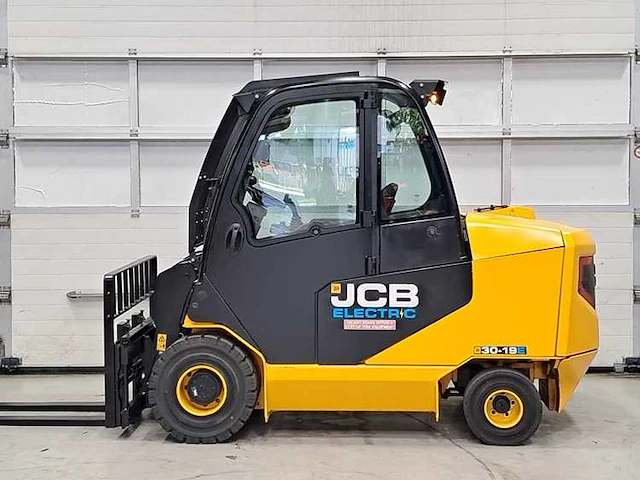 Jcb - 2020 - tlt30 - 4m hefhoogte, vorkversteller, side-shift - vorkheftruck - afbeelding 2 van  11
