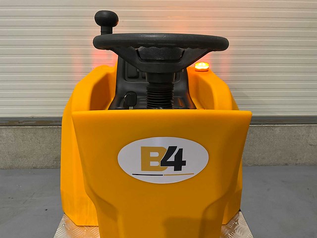 Jcb - 2026 - b4 - zelfrijdende opzitveegmachine - afbeelding 10 van  30