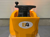 Jcb - 2026 - b4 - zelfrijdende opzitveegmachine - afbeelding 11 van  30