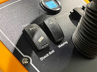 Jcb - 2026 - b4 - zelfrijdende opzitveegmachine - afbeelding 9 van  27