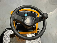 Jcb - 2026 - b4 - zelfrijdende opzitveegmachine - afbeelding 6 van  29