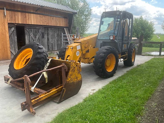 Jcb - 530-95 - verreiker / telescooplader met jib, lepels en schepbak - afbeelding 1 van  5