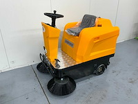 Jcb - b4 - zelfrijdende veegmachine 700w - werkbreedte 130 cm - afbeelding 1 van  7