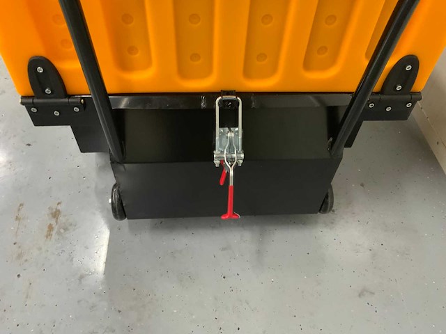 Jcb - b4 - zelfrijdende veegmachine 700w - werkbreedte 130 cm - afbeelding 2 van  10