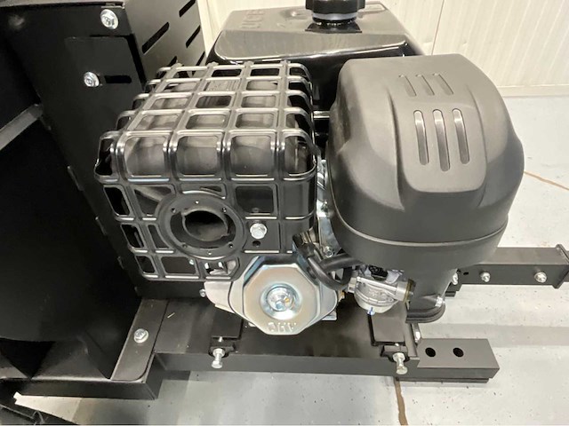 Jcb - ch150120pe - houthakselaar 2026 - versnippercapaciteit 120 mm - 15pk - afbeelding 4 van  48