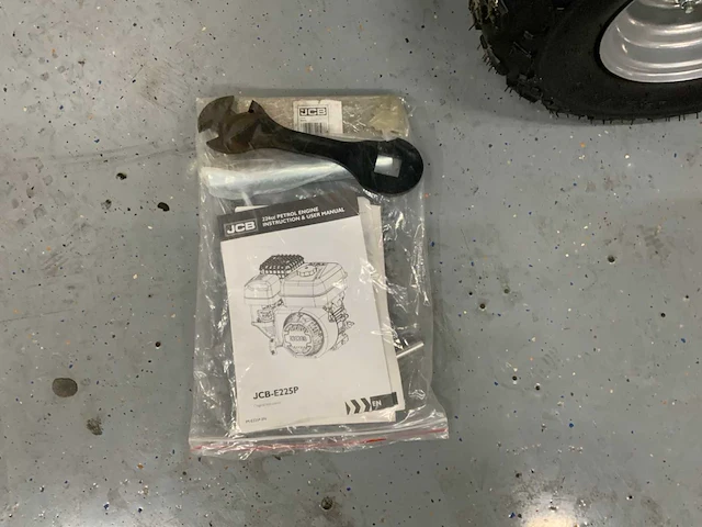 Jcb - ch75100p - houthakselaar - afbeelding 4 van  12