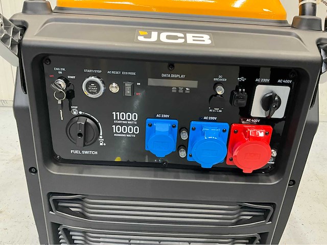 Jcb - ig12000-dve-3 - inverter generator - 11000w - 13,76kva - 2026 - afbeelding 17 van  20