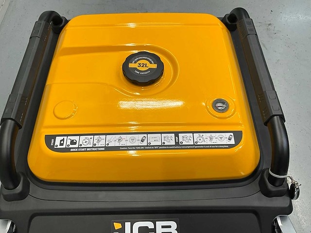 Jcb - ig12000-dve-3 - inverter generator - 11000w - 13,76kva - 2026 - afbeelding 10 van  20