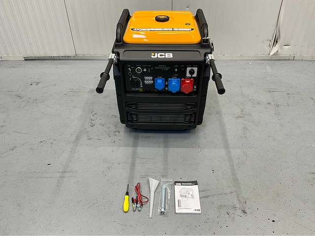 Jcb - ig12000-dve-3 - inverter generator - 11000w - 13,76kva - 2026 - afbeelding 15 van  20