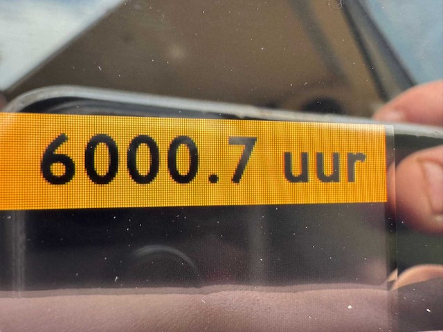 Jcb 2017 hydradig banden graafmachine - afbeelding 13 van  22