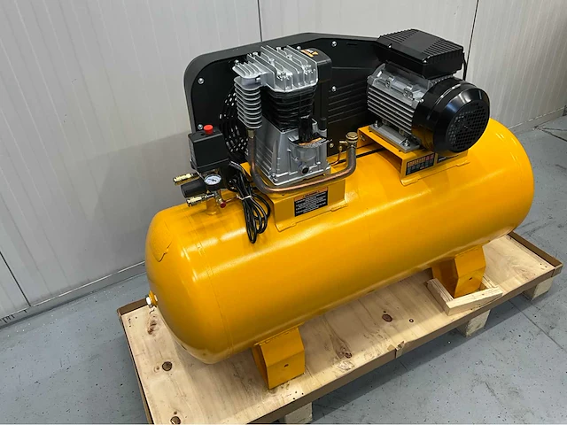 Jcb bdac-200h-e - 200l hogedrukcompressor - 10b bar - 2850rpm - 3000w - afbeelding 19 van  21