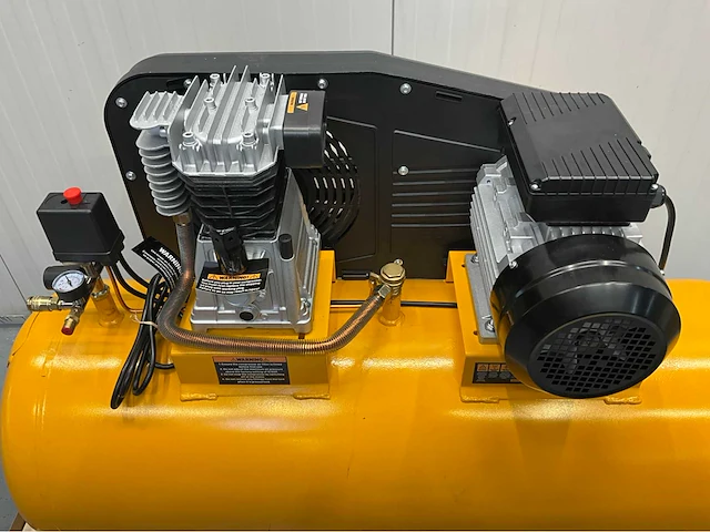 Jcb bdac-200h-e - 200l hogedrukcompressor - 10b bar - 2850rpm - 3000w - afbeelding 8 van  21