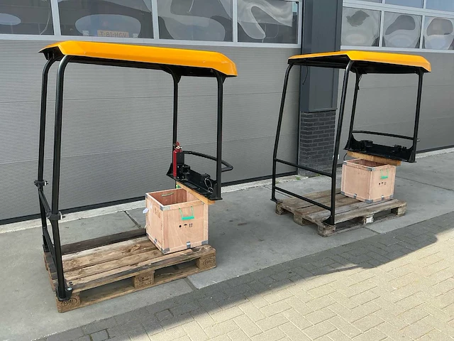 Jcb cabine pad (2x) - afbeelding 1 van  21