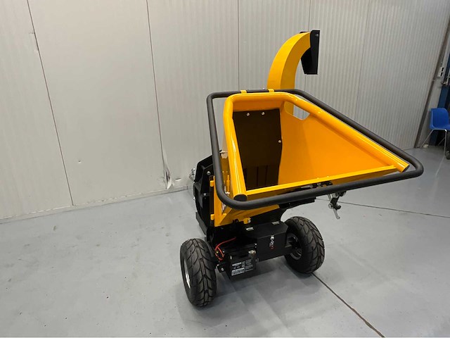 Jcb ch150120pe houthakselaar - versnippercapaciteit 120 mm - 15pk - 2026 - afbeelding 27 van  48