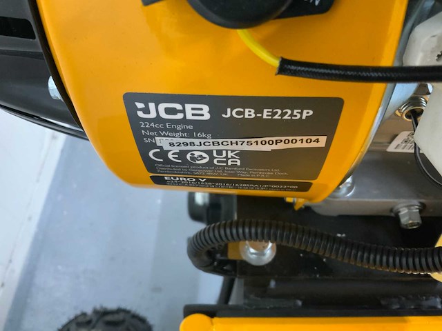 Jcb ch75100p houthakselaar - versnippercapaciteit 100 mm - 2026 - trekhaak - afbeelding 13 van  15