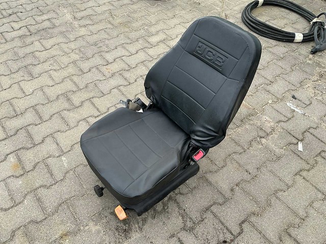 Jcb heftruckstoel - afbeelding 1 van  4