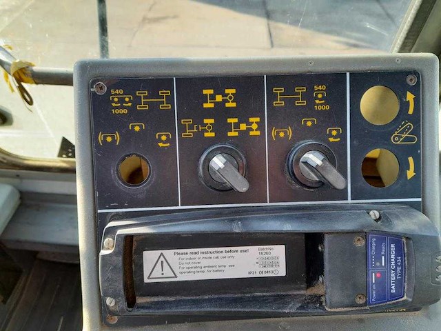 Jcb hmv - 1994 - 155t-65 hmv 155t-65 fastrac 4x4 - utility tractor - afbeelding 10 van  19