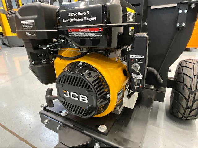 Jcb houthakselaar ch150120pe - 120 mm en bladblazer daewoo 2,2kw - afbeelding 37 van  64