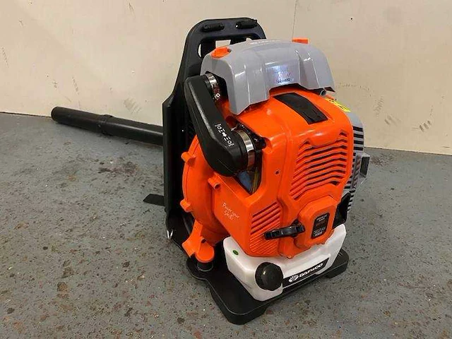 Jcb houthakselaar ch150120pe - 120 mm en bladblazer daewoo 2,2kw - afbeelding 55 van  64