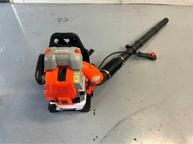 Jcb houthakselaar ch150120pe - 120 mm en bladblazer daewoo 2,2kw - afbeelding 59 van  64
