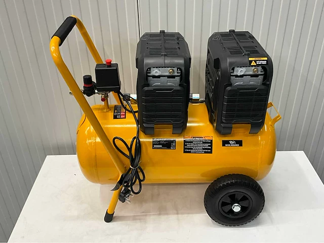 Jcb ofac-50h - hogedrukcompressor 50 liter - 10 bar - 1450rpm - 1500w - afbeelding 12 van  15