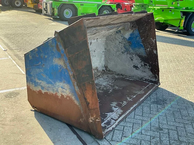 Jcb qfit volumebak - afbeelding 1 van  7