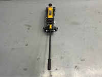 Jcb th22504 - hydraulische garagekrik - hefcapaciteit 2.25 ton - afbeelding 12 van  14