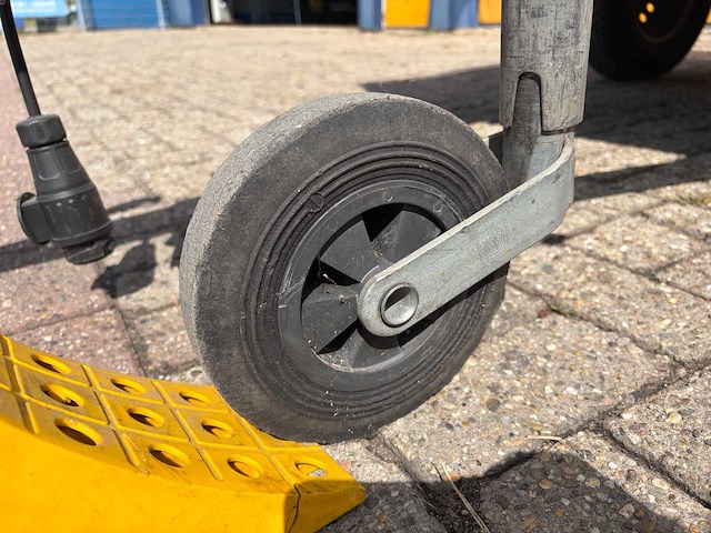 J.d. trailers t bagage-/gesloten bakaanhanger met deksel - afbeelding 18 van  48