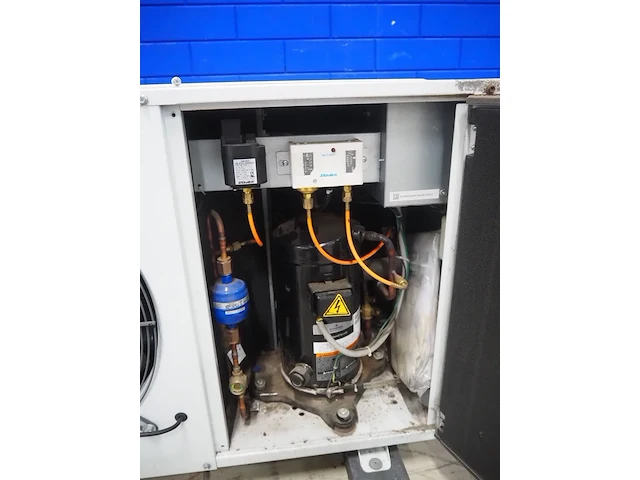 J&e hall - afbeelding 6 van  9