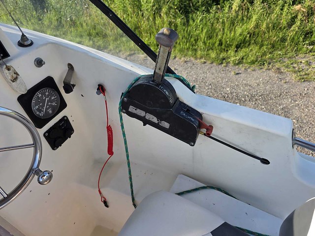 Jeanneau europa - junior luxe + omc v8 210 pk+ - speedboot met trailer - afbeelding 18 van  53