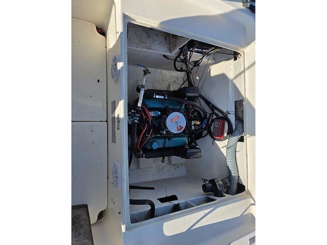 Jeanneau europa - junior luxe + omc v8 210 pk+ - speedboot met trailer - afbeelding 30 van  53