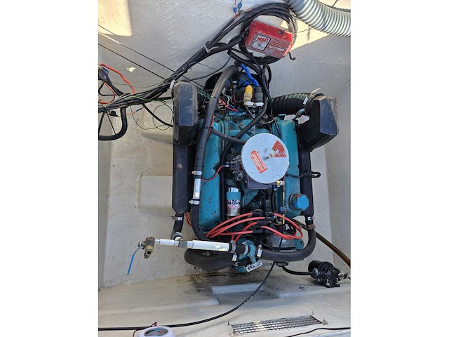 Jeanneau europa - junior luxe + omc v8 210 pk+ - speedboot met trailer - afbeelding 31 van  53