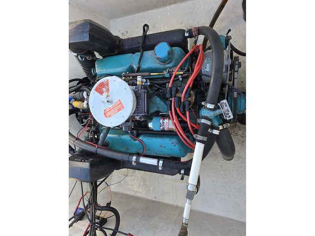 Jeanneau europa - junior luxe + omc v8 210 pk+ - speedboot met trailer - afbeelding 33 van  53