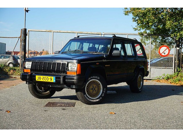 Jeep - 1992 - cherokee - 4.0i s - personenauto - afbeelding 1 van  14