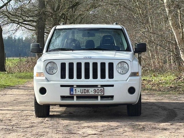 Jeep - 2011 - patriot - personenauto - afbeelding 9 van  12