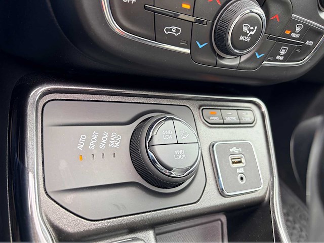 Jeep - 2021 - compass - 4xe 240 hyb. trailh. - personenauto - afbeelding 14 van  19