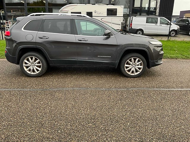 Jeep - cherokee - 2.0 limited - 4x4 - personenauto - 2015 - afbeelding 23 van  26
