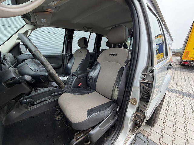 Jeep - cherokee - 3.7i v6 - extreme sp. - personenauto - 2004 - afbeelding 2 van  25