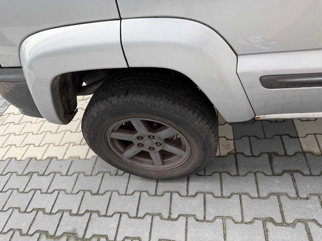 Jeep - cherokee - 3.7i v6 - extreme sp. - personenauto - 2004 - afbeelding 18 van  25