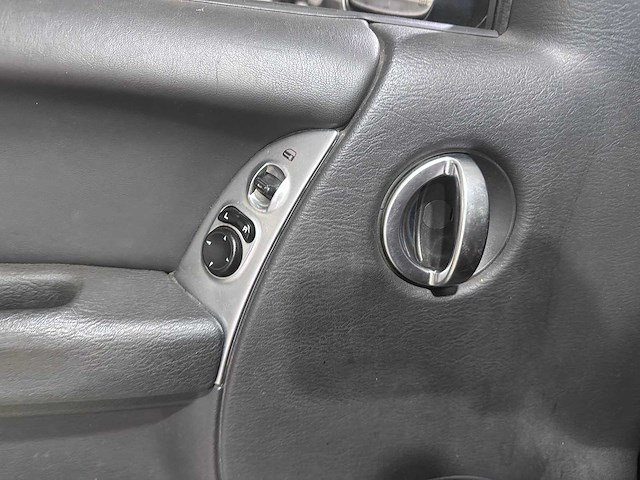 Jeep - cherokee - 3.7i v6 renegade - 61-lg-nd- 2003 - afbeelding 1 van  9
