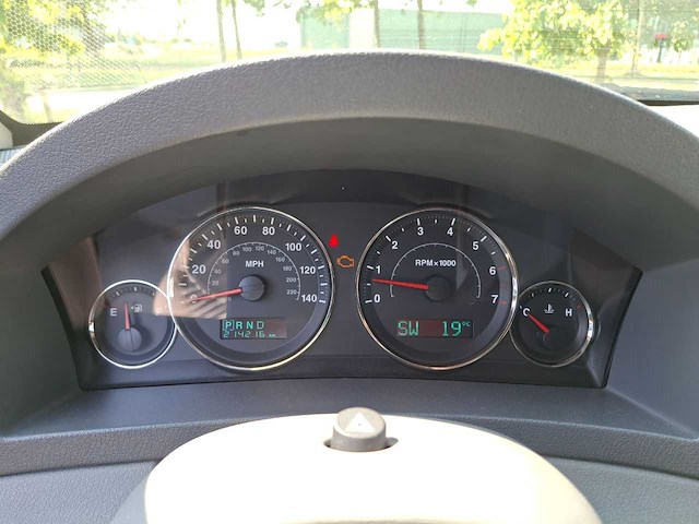 Jeep - grand cherokee - 4.7 v8 laredo - car - 2006 - afbeelding 28 van  31