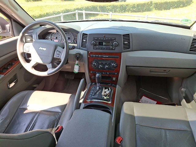Jeep - grand cherokee - 4.7 v8 laredo - car - 2006 - afbeelding 21 van  23