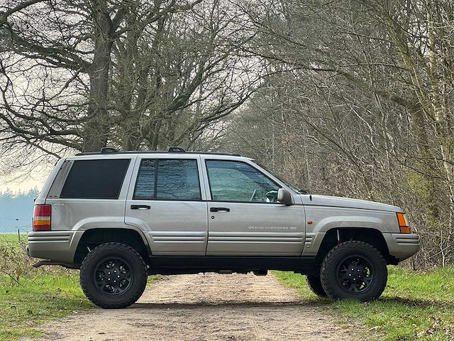 Jeep - grand cherokee - 5.2i ltd - bedrijfswagen - 40-bb-pg - afbeelding 30 van  34